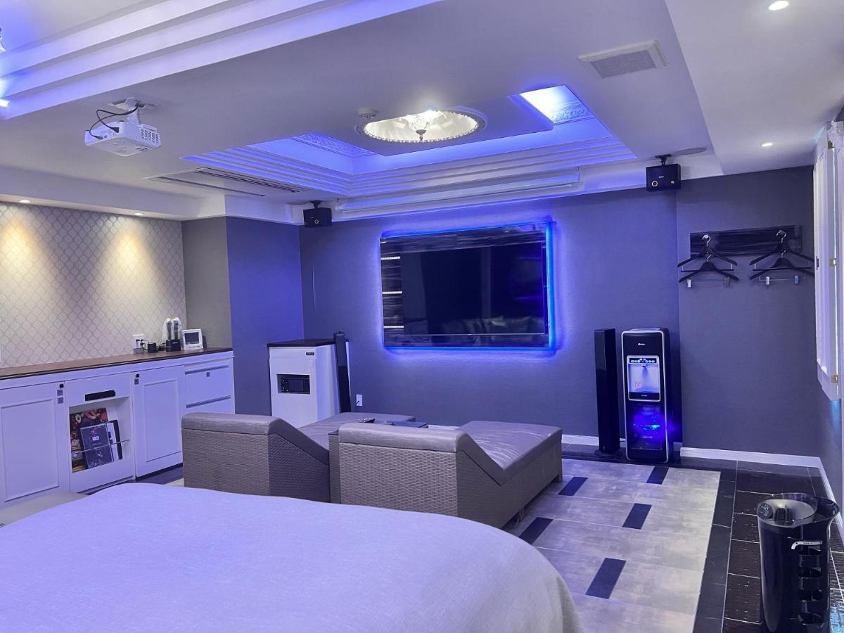 Hotel Crystal Gate Nagoya - Couple Hotel (Adults Only) エクステリア 写真